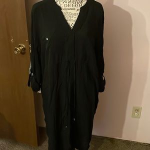 Woman’s hde black dress 3/4 length sleeve rolls up to beautiful never worn!